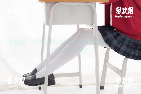 紧急企划-小婕 紧急企划 - 小婕内部定制的体操服:你确定离开沙发吗?这样的免费套图太难拒绝!