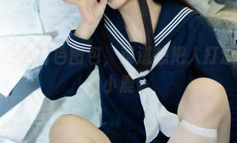 胡桃喵的白色图包，难道想把人打造成无辜小鹿？