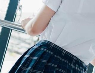 菠萝社 – 面对柳侑绮的甜心写真，我的心情咋就像气球一样，一会儿飘上天，一会儿又跌回地面！