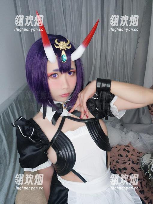 柴郡泳装秀场：贞子蜜桃教你如何在夏日沙滩上展现娇俏姿态的写真作品集