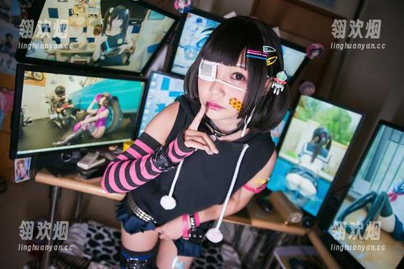 就问，铭铭kizami这次换装的灵感是哪个衣服架子里跑出来的？更新前的想象真丰富。