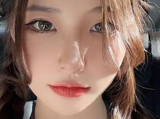 微密圈 – 更新，看看陈妮妮UNI的紫色肚兜套图，脑海里突然浮现出“肚兜”这种古早名词…