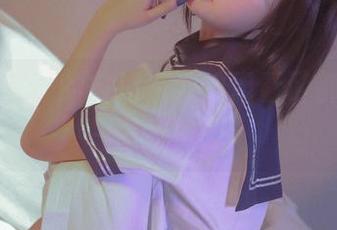 青水百合子的自拍，学姐们看了都想cos一遍的资源！
