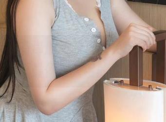 青豆客 – 有毒的莫雅淇又更新短裤套图，今夏最值得入手的一组啊。
