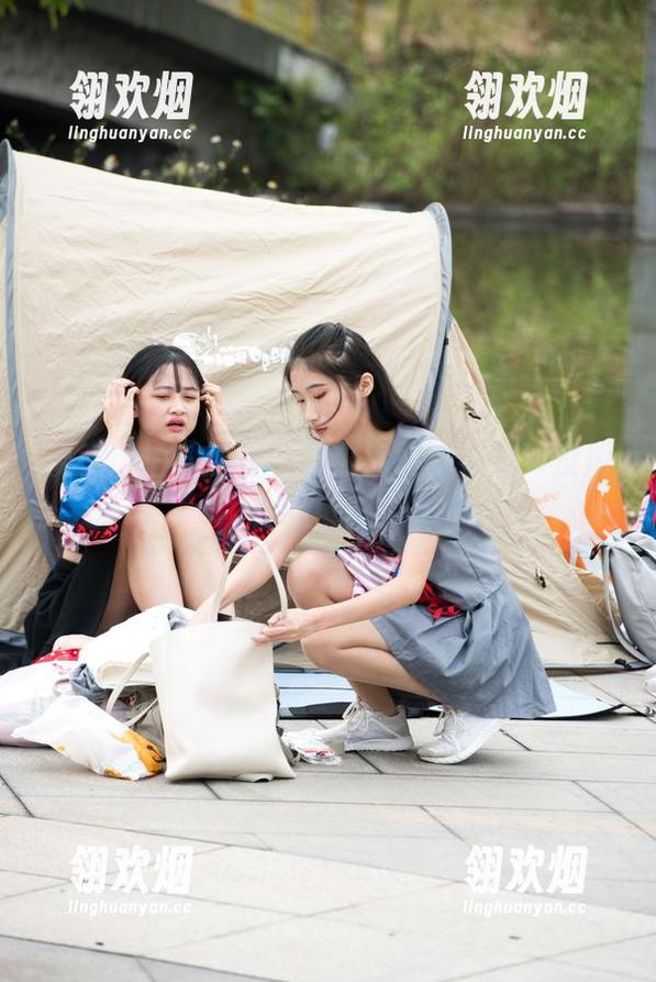 魔镜街拍：原图中的热裤风暴，煞到没朋友的壁纸！