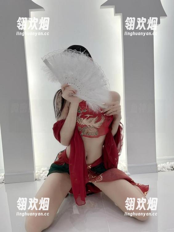 微密圈 - 晚上也得有免费福利，鱼神鱼性感女神图册让你眼前一亮。